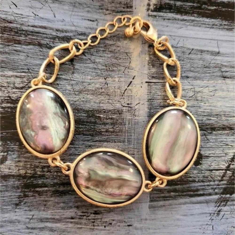 Lucky Gold Tone Iridescent Oval Cabochon Statement Link Bracelet‎ Hammered Back